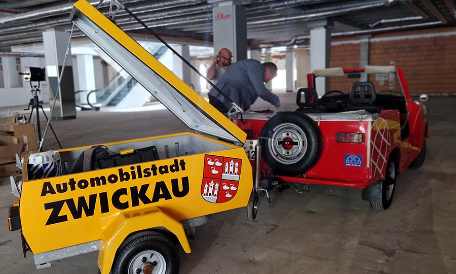 Trabant mit Campinghänger