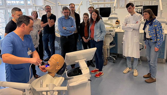 Demonstration Intraoral Sonde Kariso Steuer 650