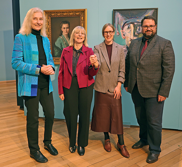 Kulturamtsleiterin Dr. Bianca Dommes, Dr. Petra Lewey, Fanny Stoye, Bürgermeister Sebastian Lasch 