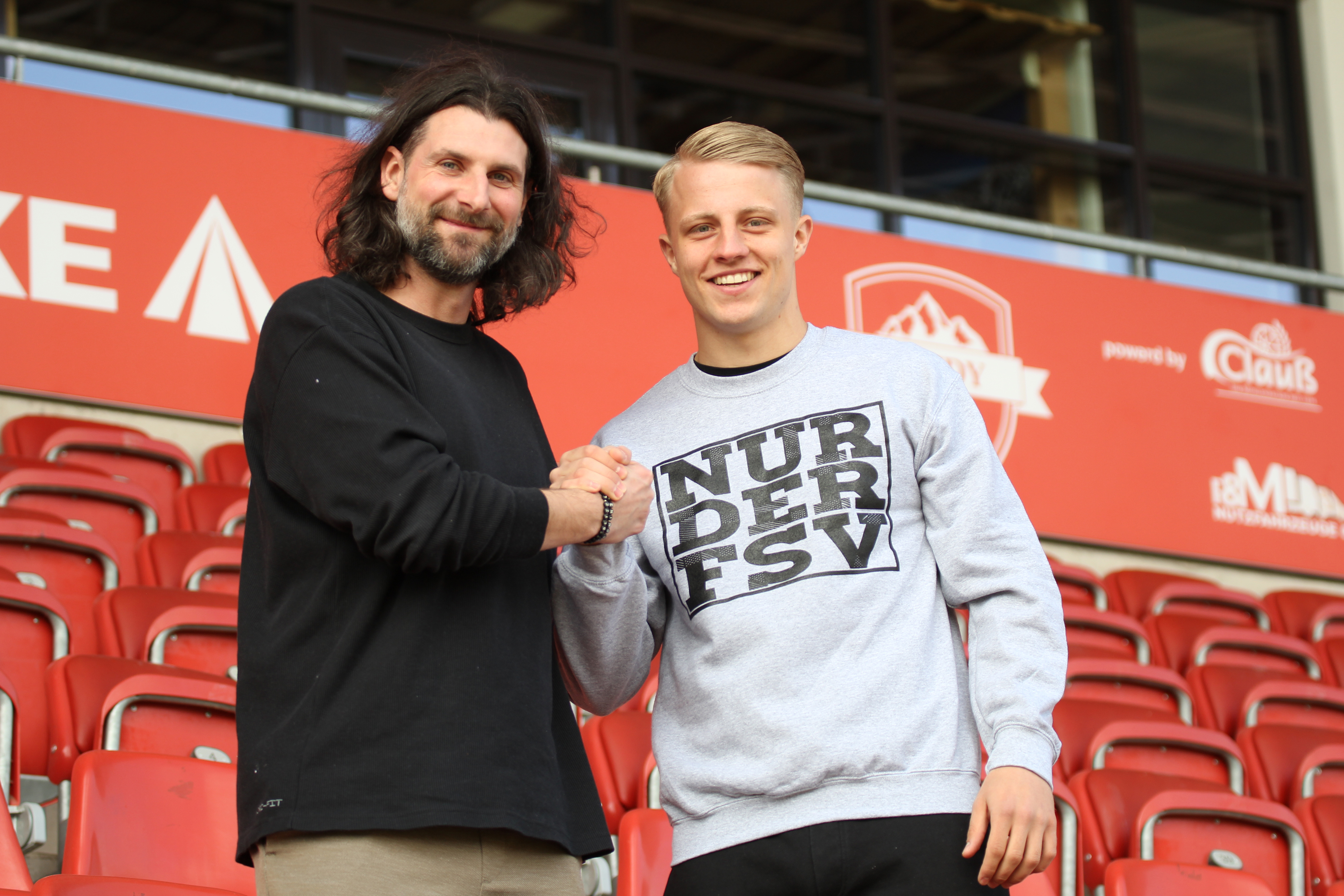 FSV-Sportdirektor Robin Lenk (links) zusammen mit Theo Gunnar Martens (rechts) Foto : FSV Zwickau