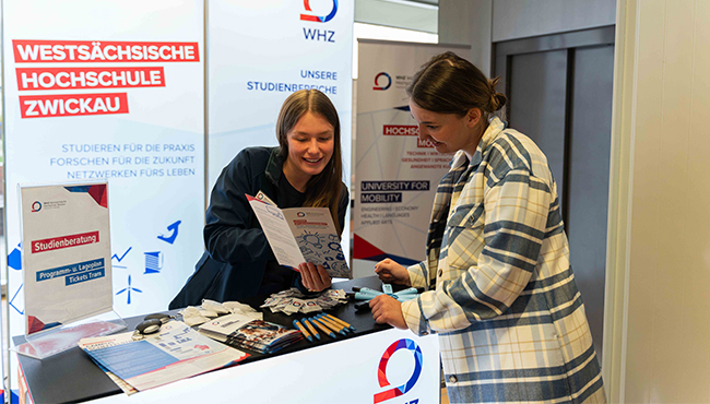Beratungsgespräch beim Hochschulinfotag