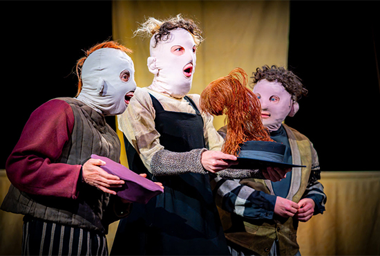 Theater Auditorium mit Schrift Kolhaas